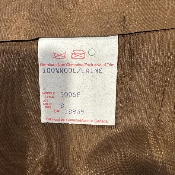 Classic Fall Chocolate Brown Women's Wool Coat | Canada Made | EUC | Petite 8 - Picture 4 of 10